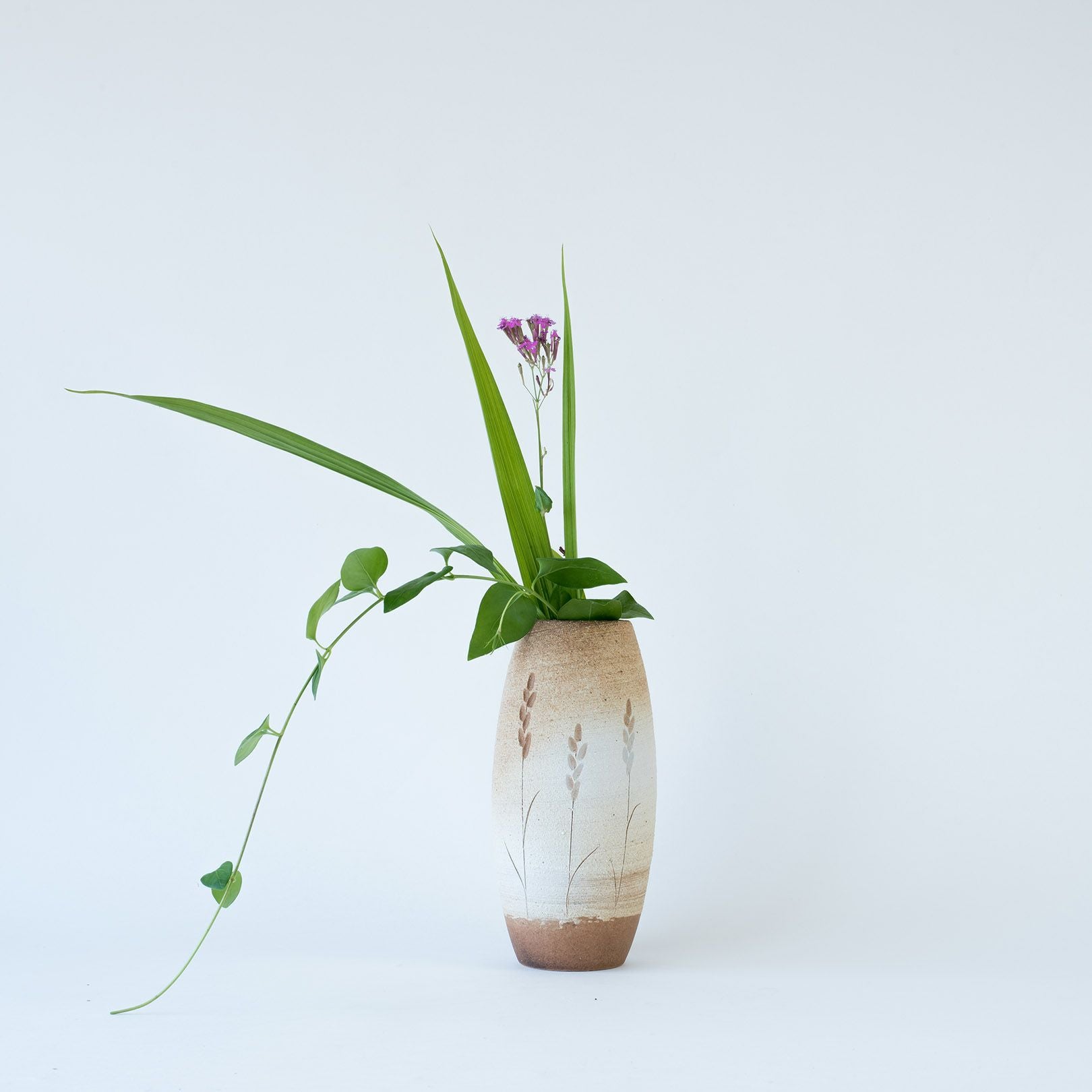 白化粧麦彫花器 | 明山 オンラインショップ