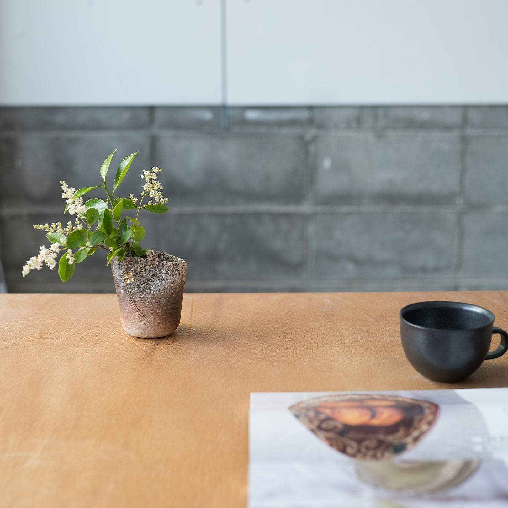 砂肌金彩ミニ花器 | 明山 オンラインショップ