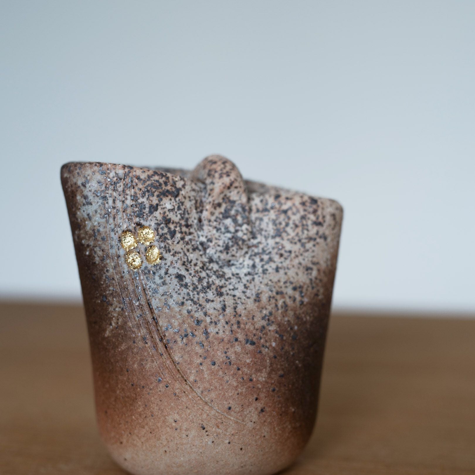 砂肌金彩ミニ花器 | 明山 オンラインショップ