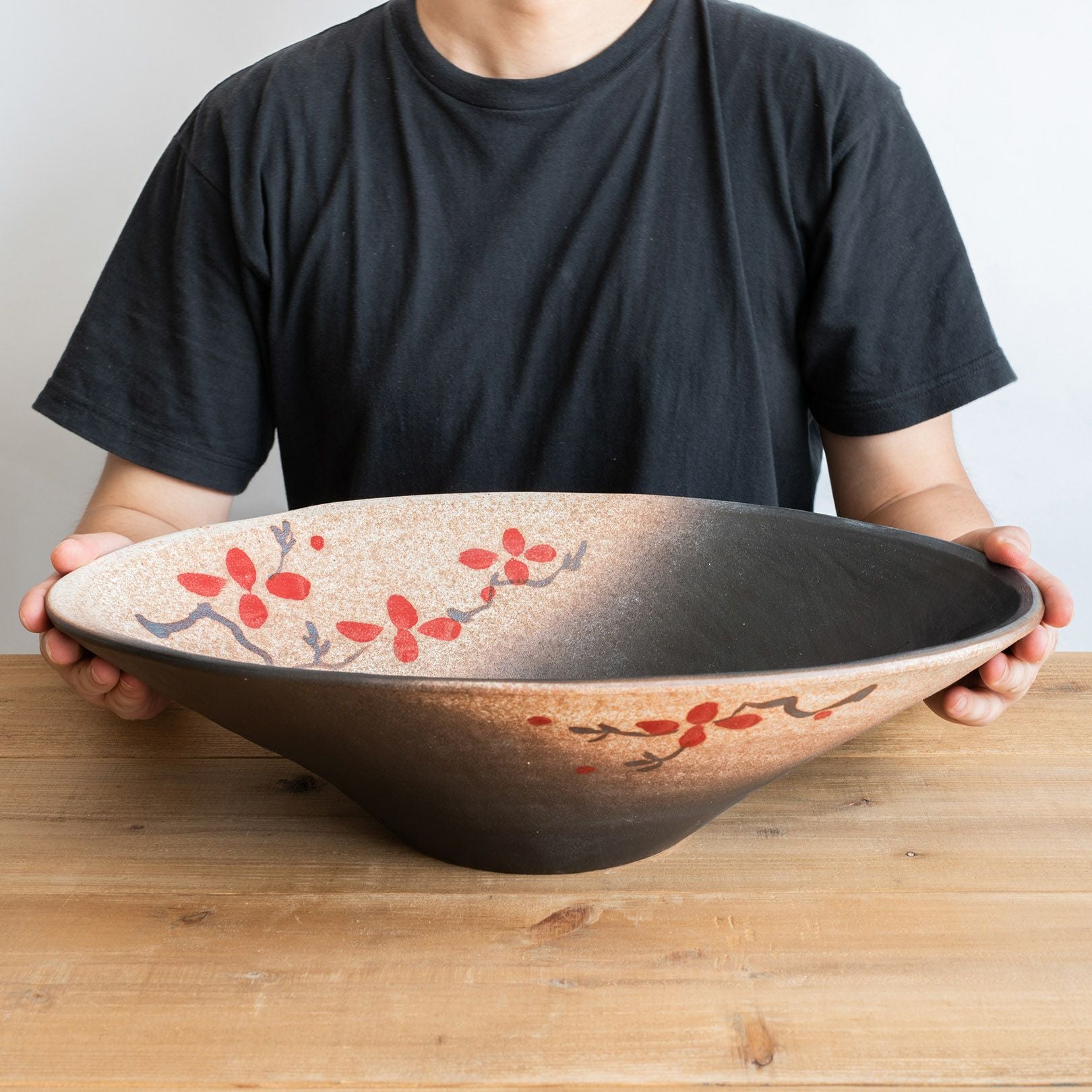 小皿　江戸前期　美濃　瀬戸黒　花型　型押し　蛇肌 赤絵付楕円手洗鉢(W50cm) | 明山 オンラインショップ
