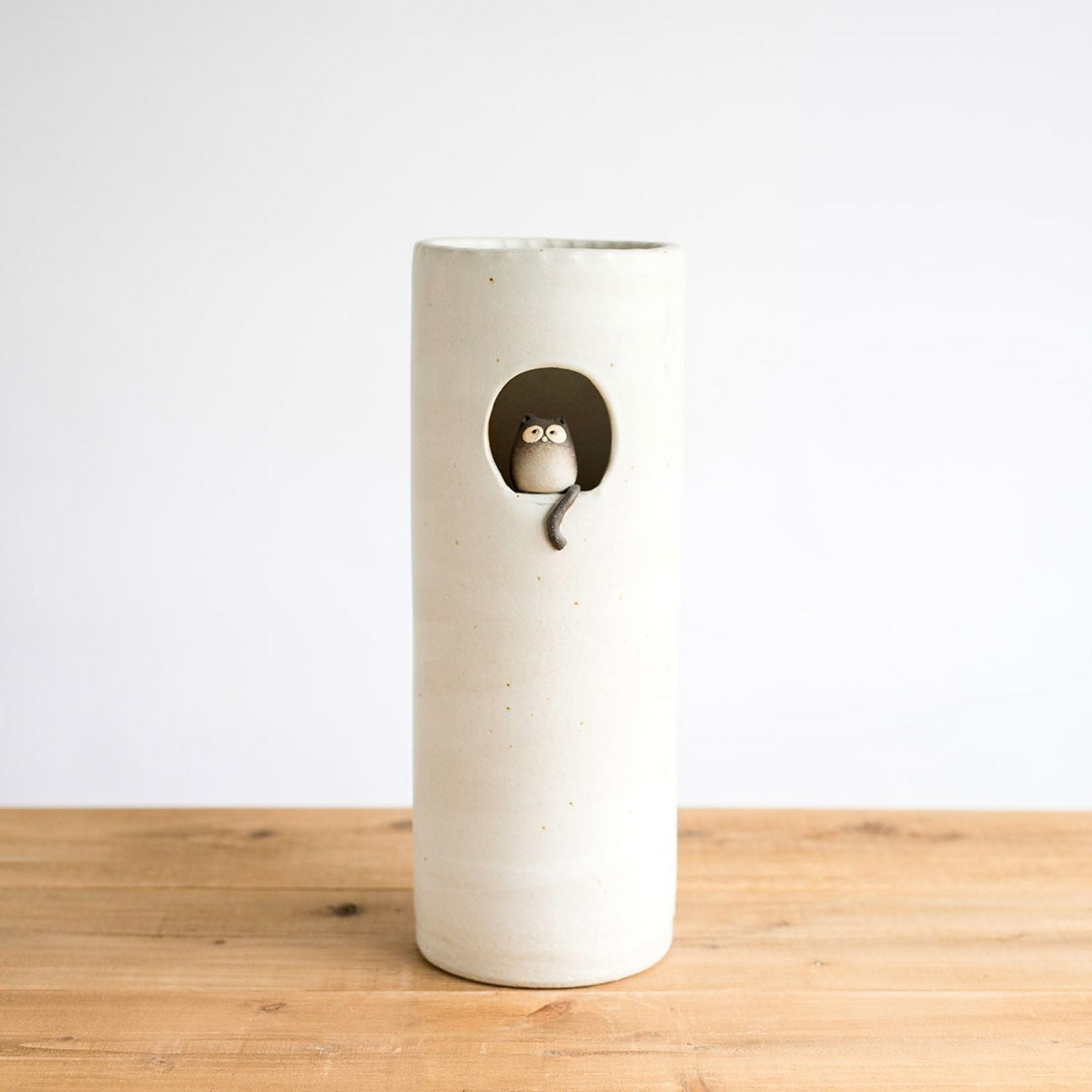 小窓黒ねこ傘立て | 明山 オンラインショップ