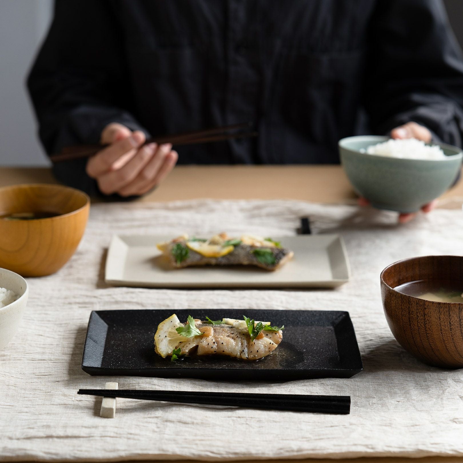 000000002412-02.jpg?size=xl&w=