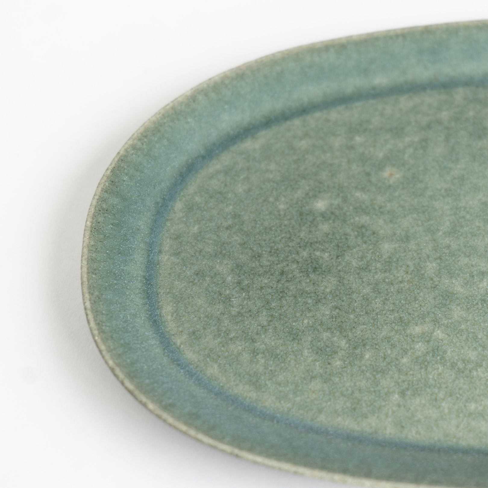 オーバル皿（淡青磁） | 明山 オンラインショップ