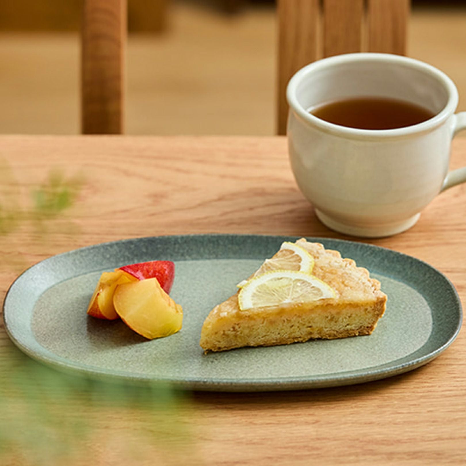 オーバル皿（淡青磁） | 明山 オンラインショップ