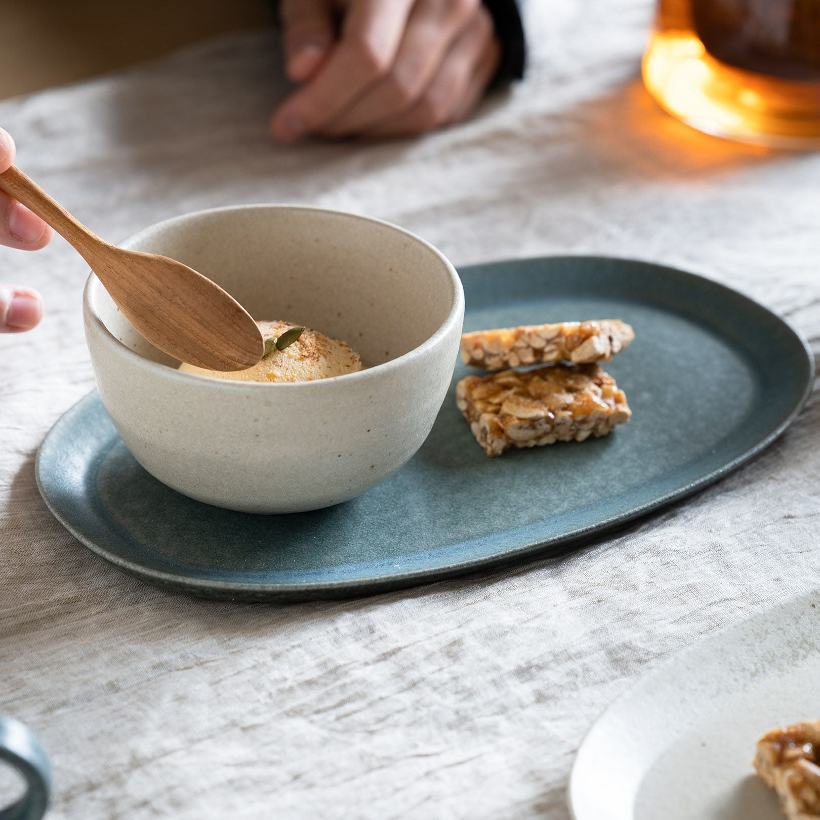 オーバル皿（淡青磁） | 明山 オンラインショップ