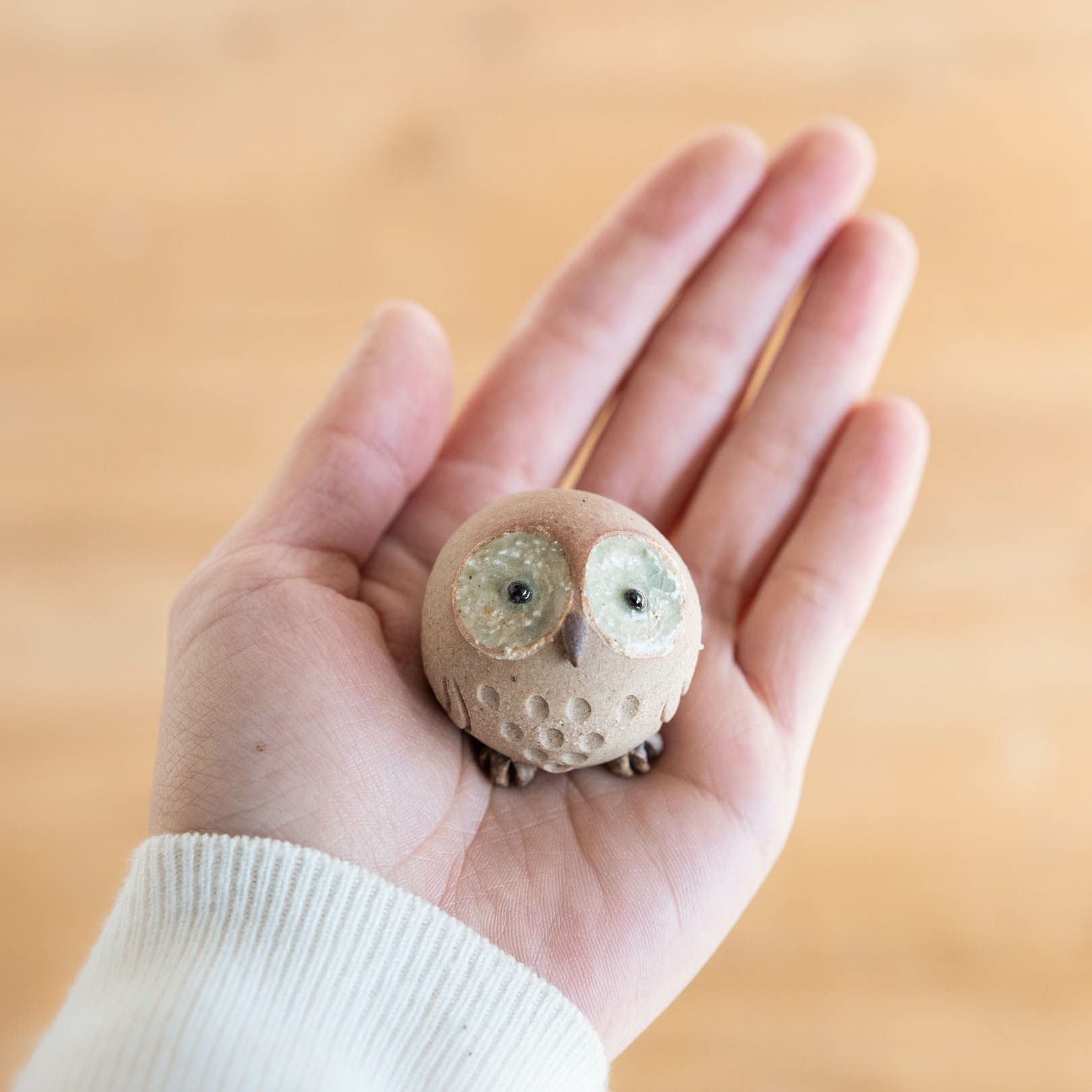 ひとみちびふくろう(焼締)L | 明山 オンラインショップ