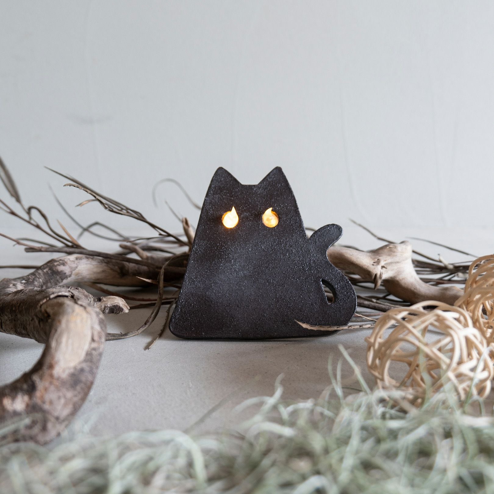 プレート おばけ猫 | 明山 オンラインショップ