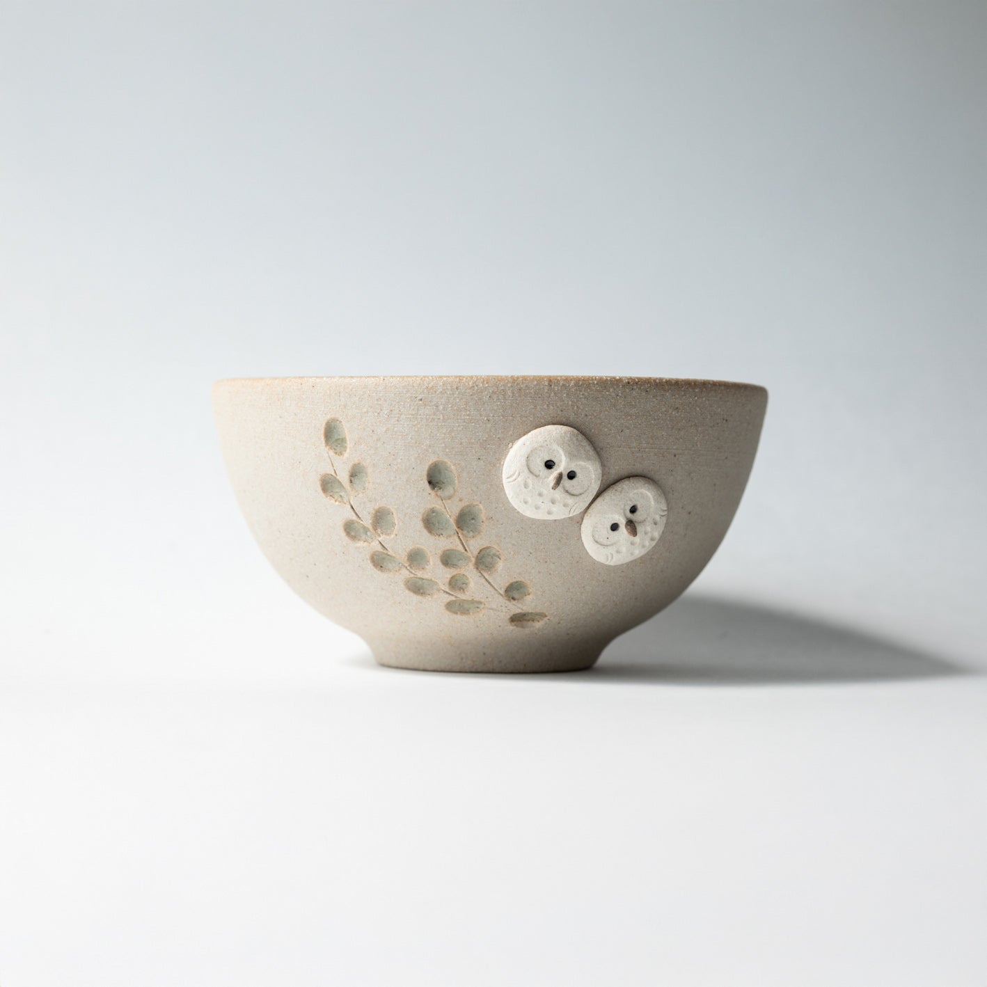 ふくろう茶碗(しろちび) | 明山 オンラインショップ ふくろう茶碗(しろちび) | 明山 オンラインショップ